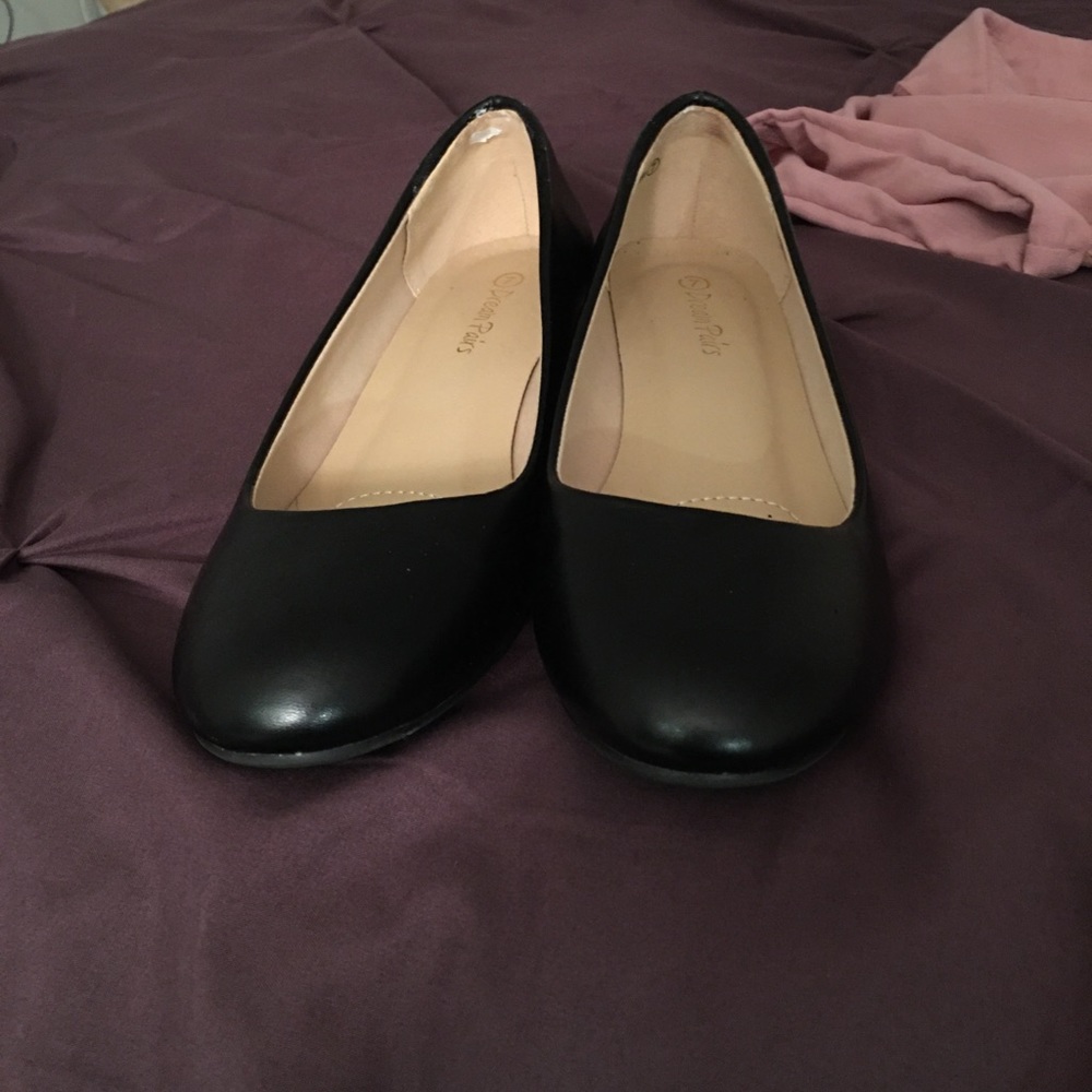 Black wedges
